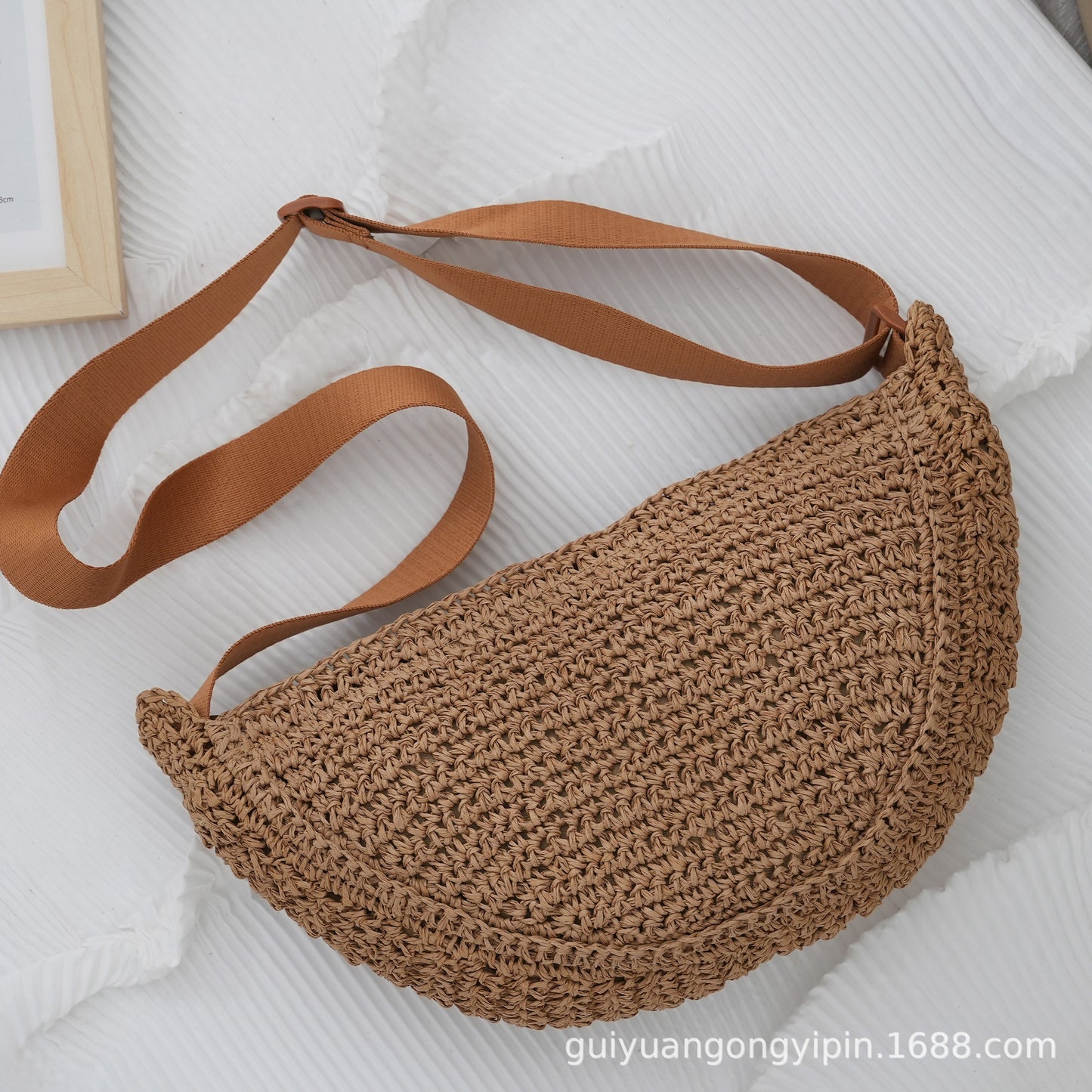 Sports Crossbody Bag Handmade Woven Dumpling Bag Breathable Semicircle Bag Versatile Rattan Bag Summer Beach Bag for Women Luxury