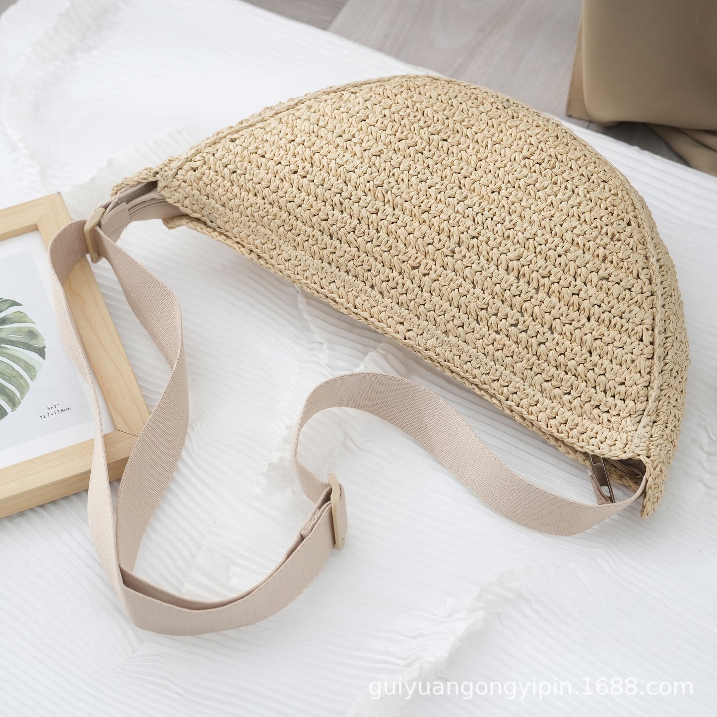 Sports Crossbody Bag Handmade Woven Dumpling Bag Breathable Semicircle Bag Versatile Rattan Bag Summer Beach Bag for Women Luxury